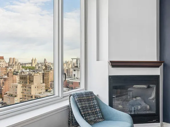 205 East 59th Street image 3 of 17