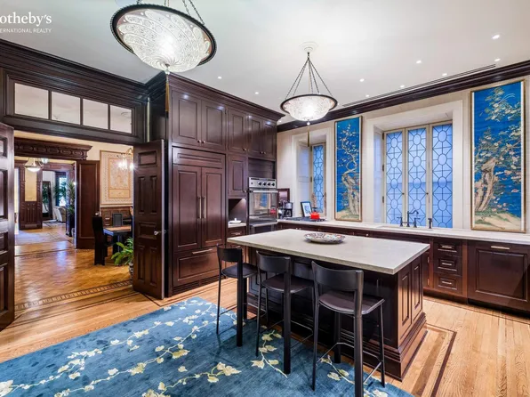 205 West 57th Street image 6 of 13