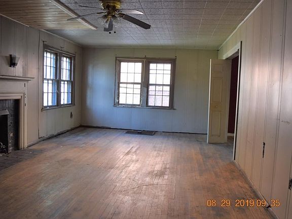 3rd image of 1320 Catawba St