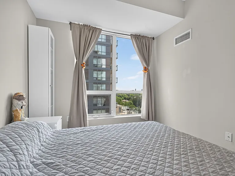 9090 Yonge St #1010 — Photo 39