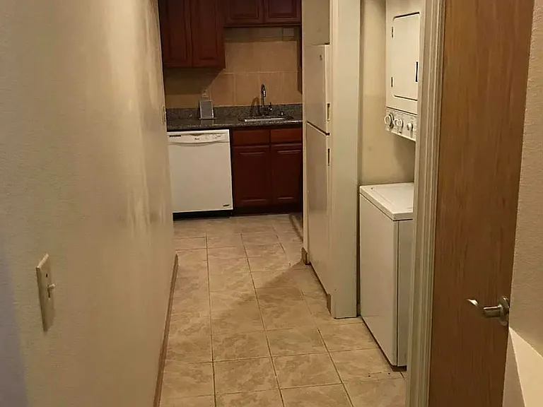 9511 Linden Ave N #105 — Photo 2