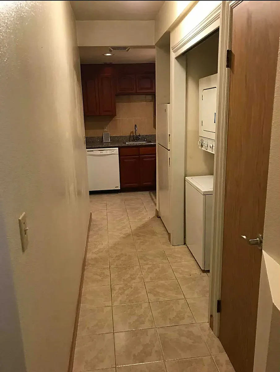 Building Photo - 9511 Linden Ave N #105