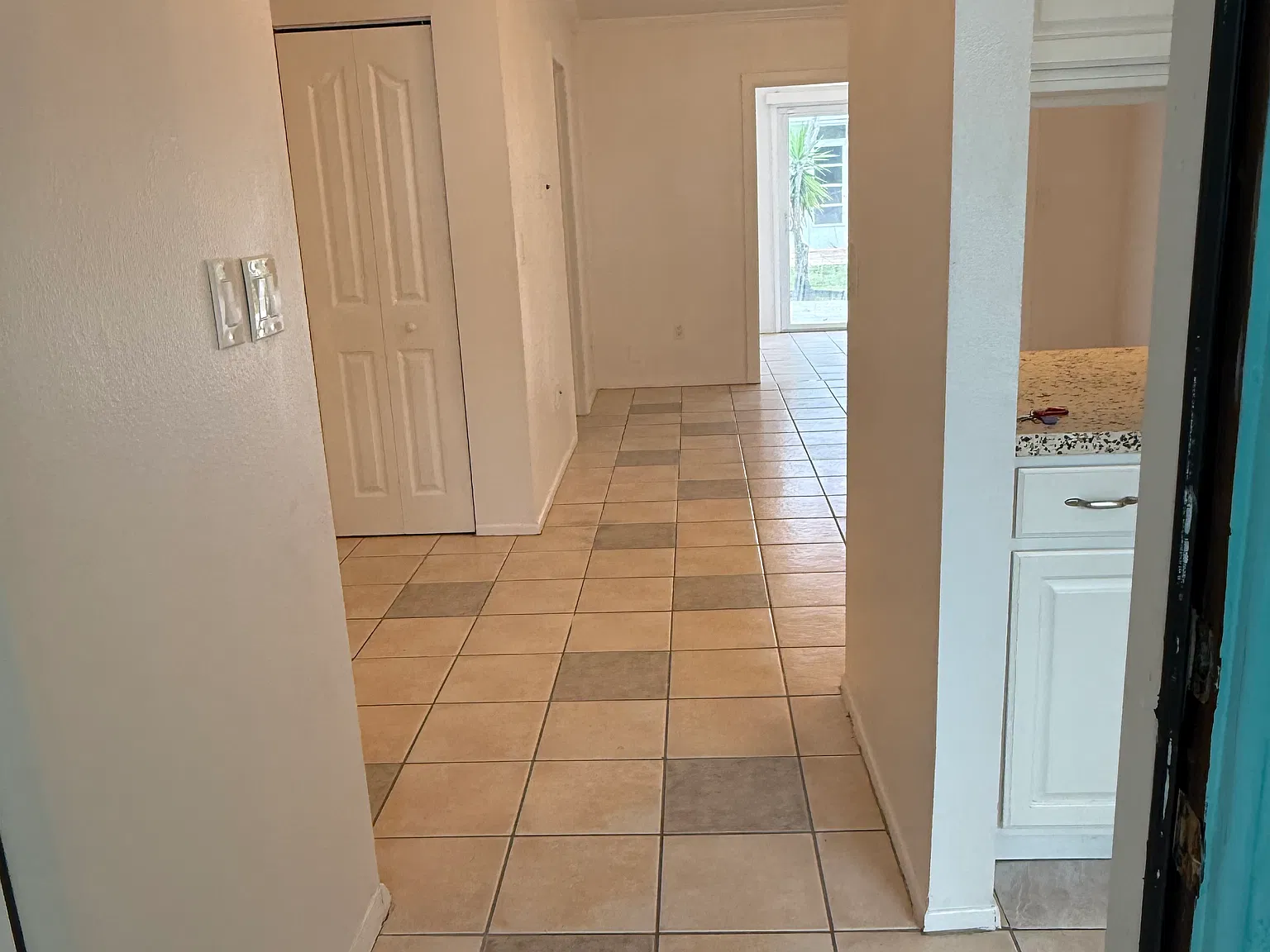 2 bed, 975 sqft, $1,395 — Photo 2