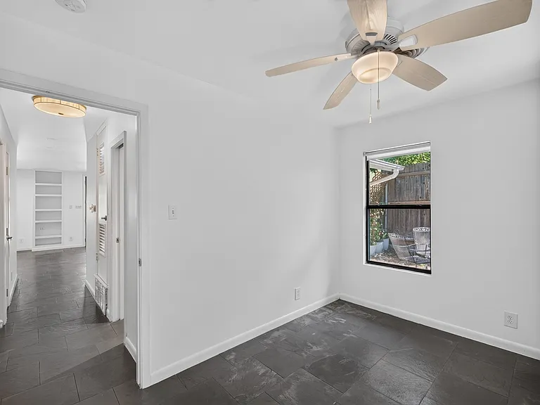 1703 Wethersfield Rd — Photo 17