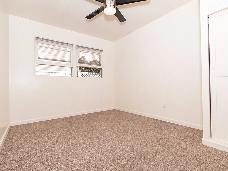 Charming 1 Bed/1 Bath - Just One Block from the Ocean in North Pacific Beach! — Photo 8