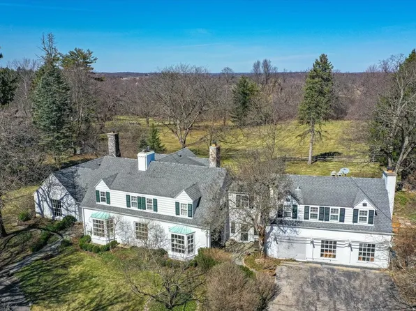 278 Donlea Rd, Barrington Hills, IL 60010