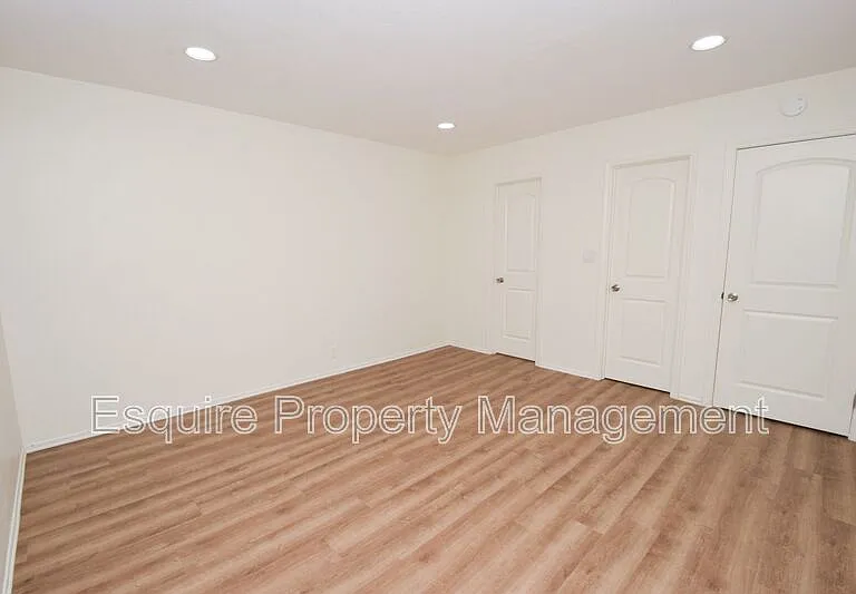 420 W Linden Dr #12 — Photo 16