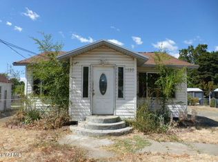 1220 S 10th Ave, Yakima, WA