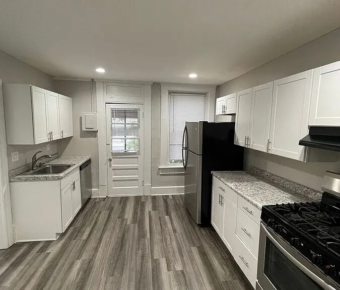 2468.5 Summit St #B — Photo 8
