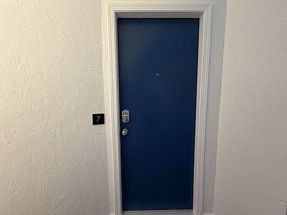 3rd image of 1223 S J St APT 7