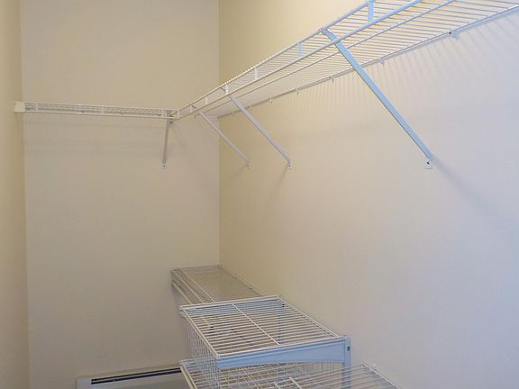 4th image of 247-38 77th Cres #2