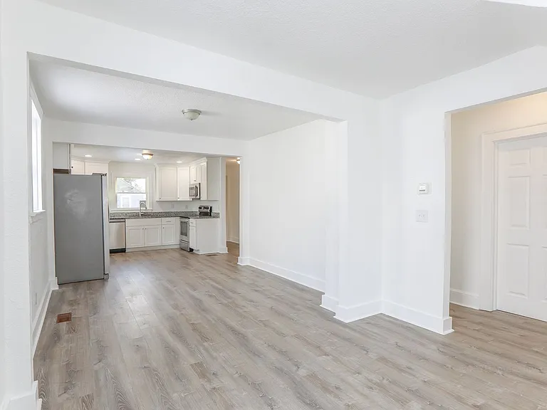 1609 Richmond Ave — Photo 6
