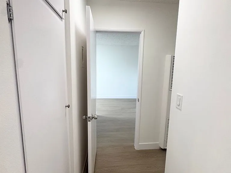 11820 Chandler Blvd #9 — Photo 8