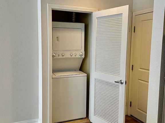 In Unit Washer and Dryer