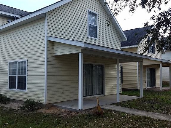 3rd image of 1012 Park Central Cir