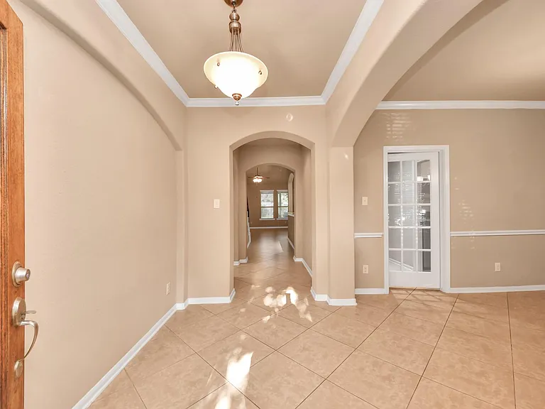 9619 W Amber Bluff Ln — Photo 3
