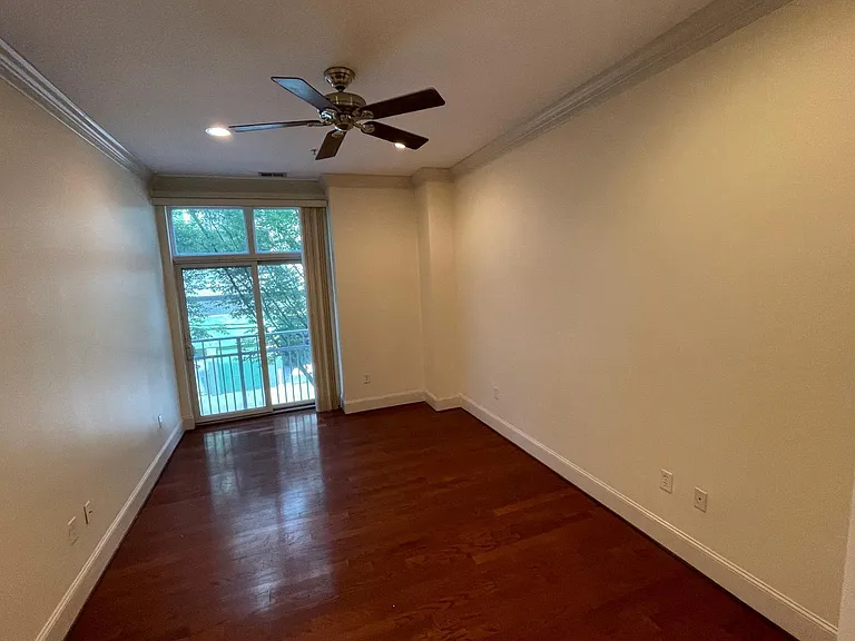 317 W Morgan St — Photo 9