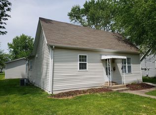 413 W Spring St, Staunton, IL 62088