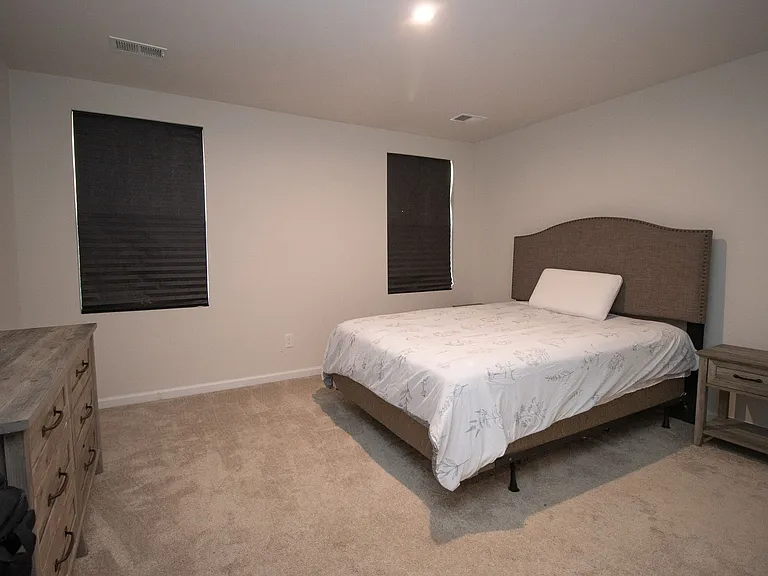 342 Saskatoon Dr — Photo 10