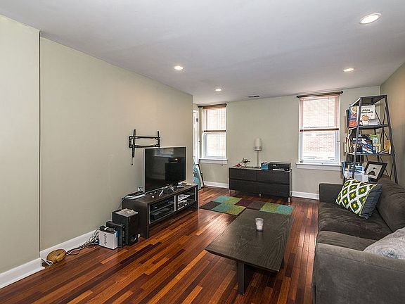 4th image of 522 Montrose St #B