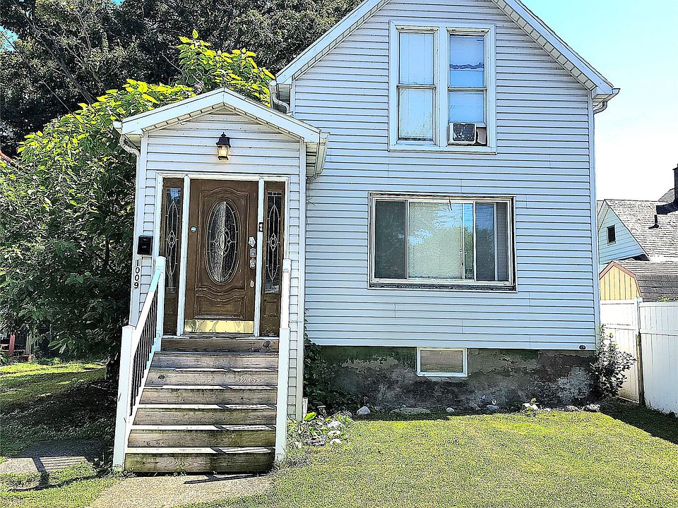 1st image of 1009 E 4th St
