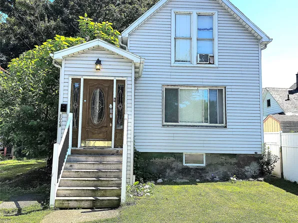 1009 E 4th St, Erie, PA 16507
