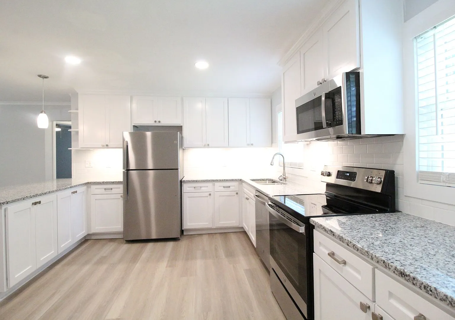 2 Bedroom 1 Bath Near KU Med — Photo 4