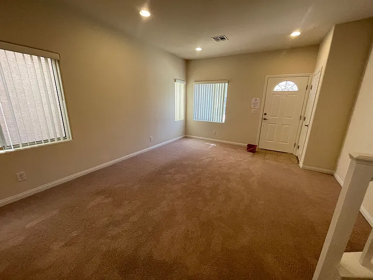 862 Park Walk Ave — Photo 5