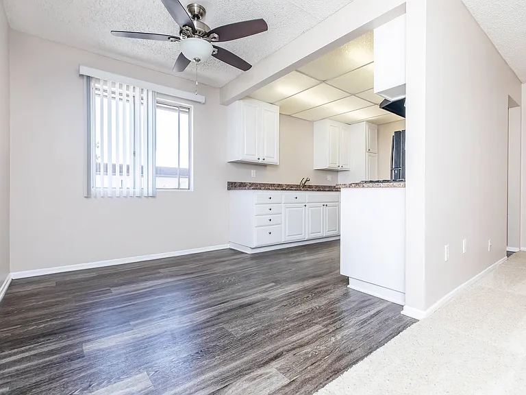 Huntington Highlander Apartment Homes — Photo 24