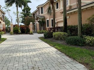 2697 Center Court Dr #1-13, Fort Lauderdale, FL 33332