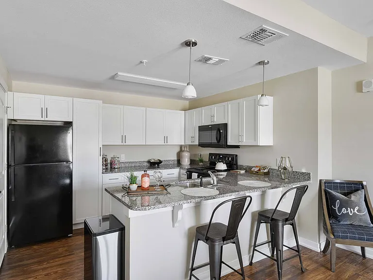 Icon Apartments — Photo 5