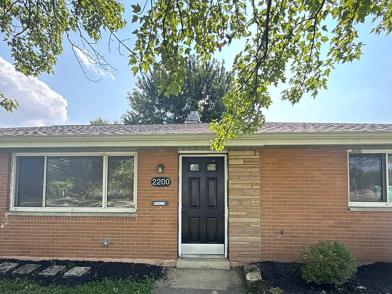 2200 Yorkshire Pl — Photo 1