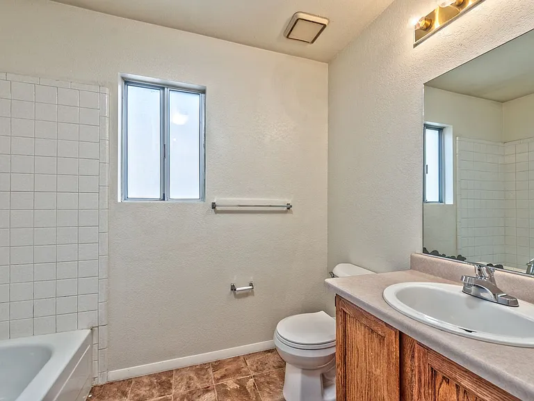 3920 Lincoln Rd — Photo 11