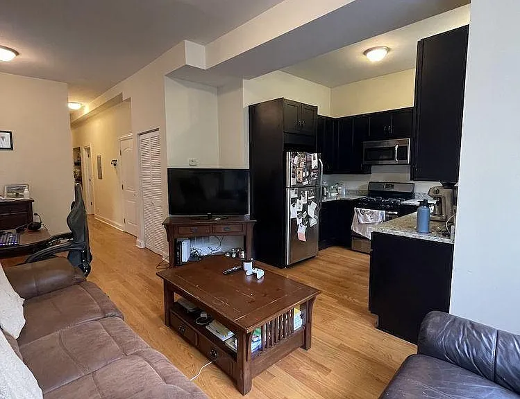 1738 W Huron St #2A — Photo 3