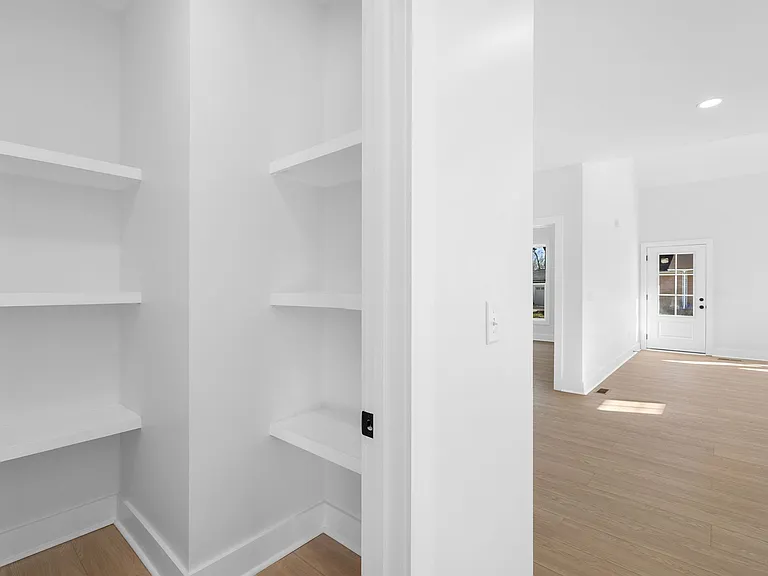 930 Glass St — Photo 13