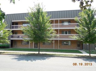 6400 27th St APT 101, Berwyn, IL 60402