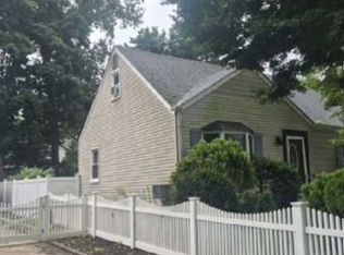 44 E 17th St, Huntington Station, NY 11746