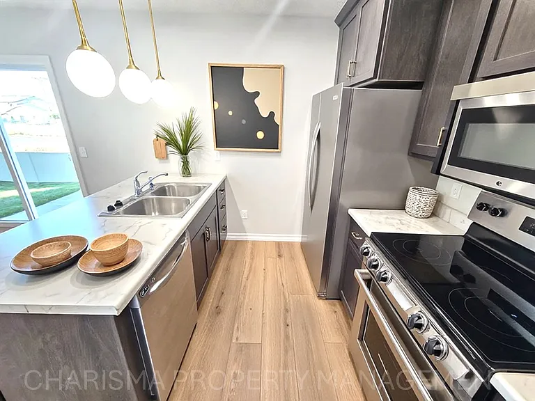 Tunis Drive Townhomes — Photo 23