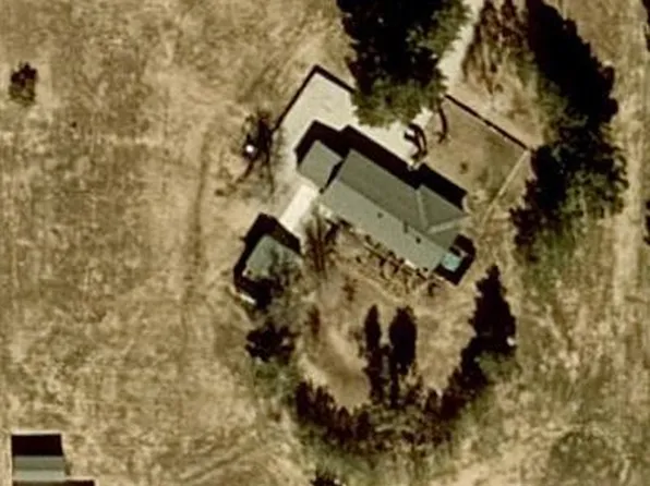 5623 Trinity Rd, Phelan, CA 92371