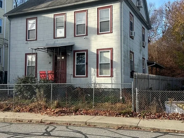 37 Crystal St, Southbridge, MA 01550