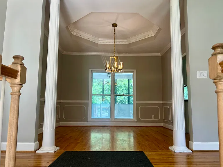601 Southdale Cir — Photo 8