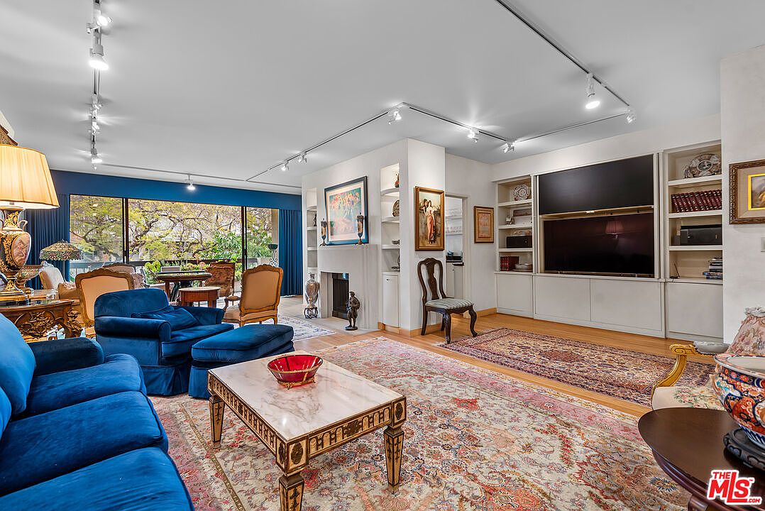325 N Oakhurst Dr APT 300, Beverly Hills, CA 90210 | Zillow