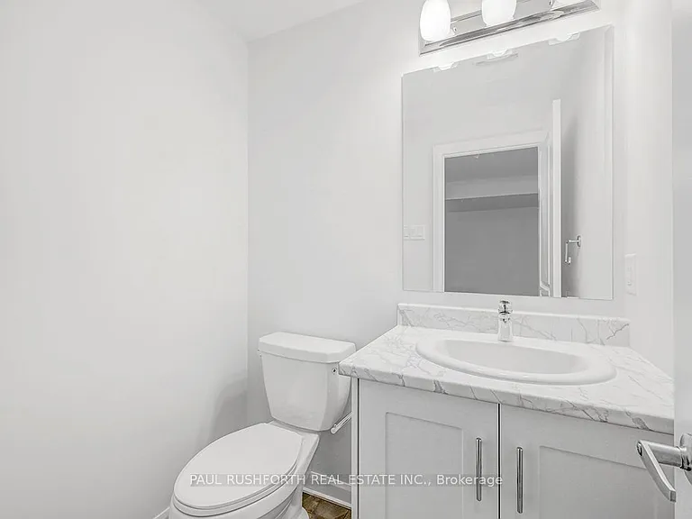511 Convenire Row — Photo 23