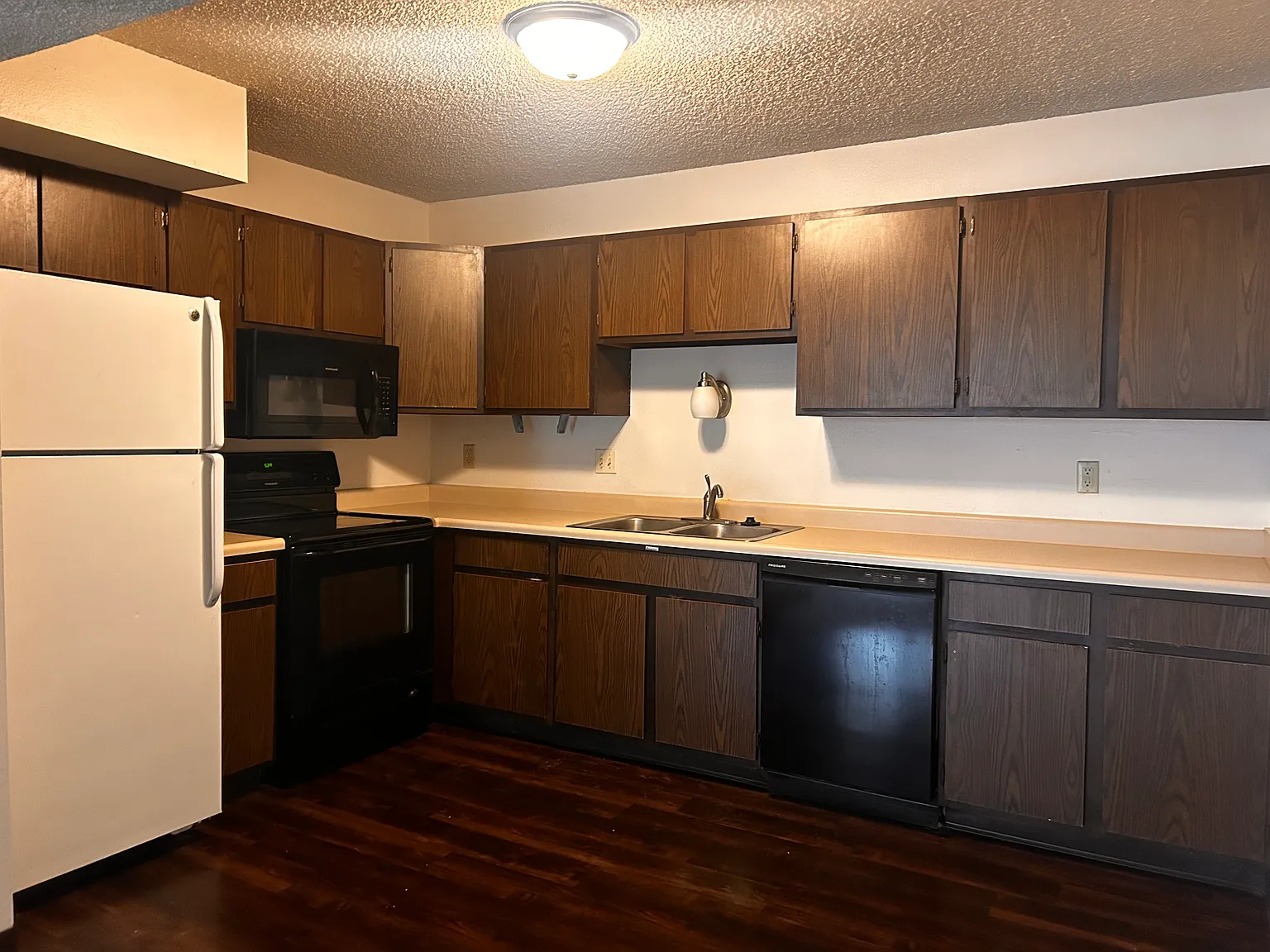 2 bed, 1.5 bath, 1000 sqft, $960 — Photo 4