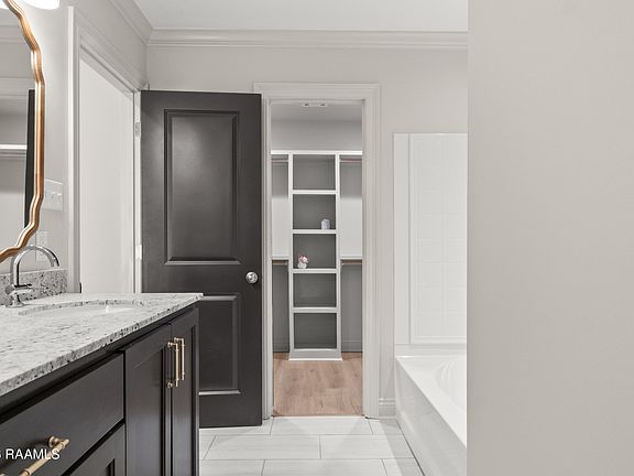 4th image of 1009 Timber Trails Rd