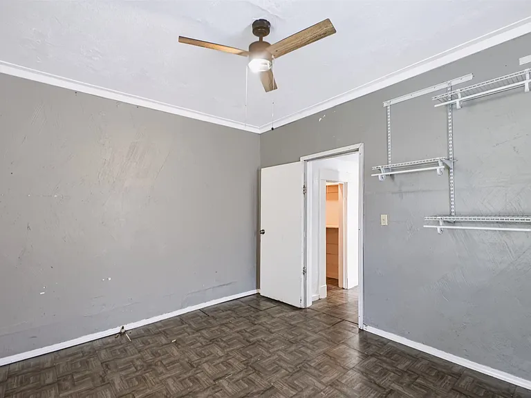 928 E Corona St — Photo 33