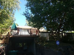 7024 16th Ave NE, Seattle, WA 98115