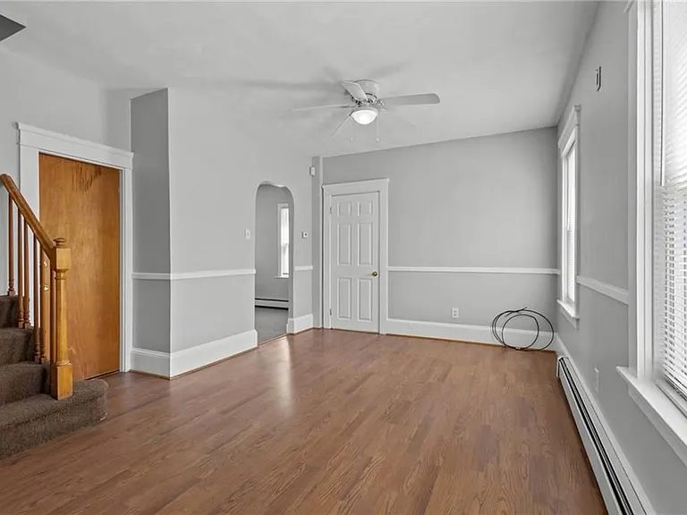 9 Gardner Ave — Photo 10