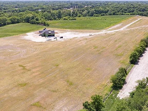 5th image of 2 W County Line Rd