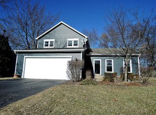 2089 Appaloosa Ct W, Wheaton, IL